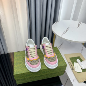 GUCCI 남녀공용 화이트 스니커즈