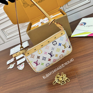 다이아몬드 패턴 가죽 핸드백